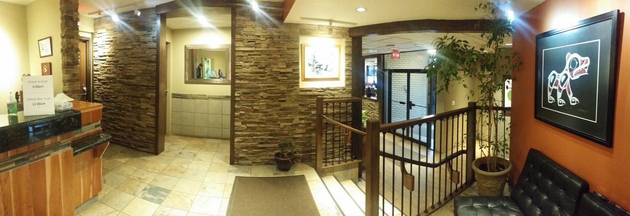 Bear Country Inn Terrace Exterior foto